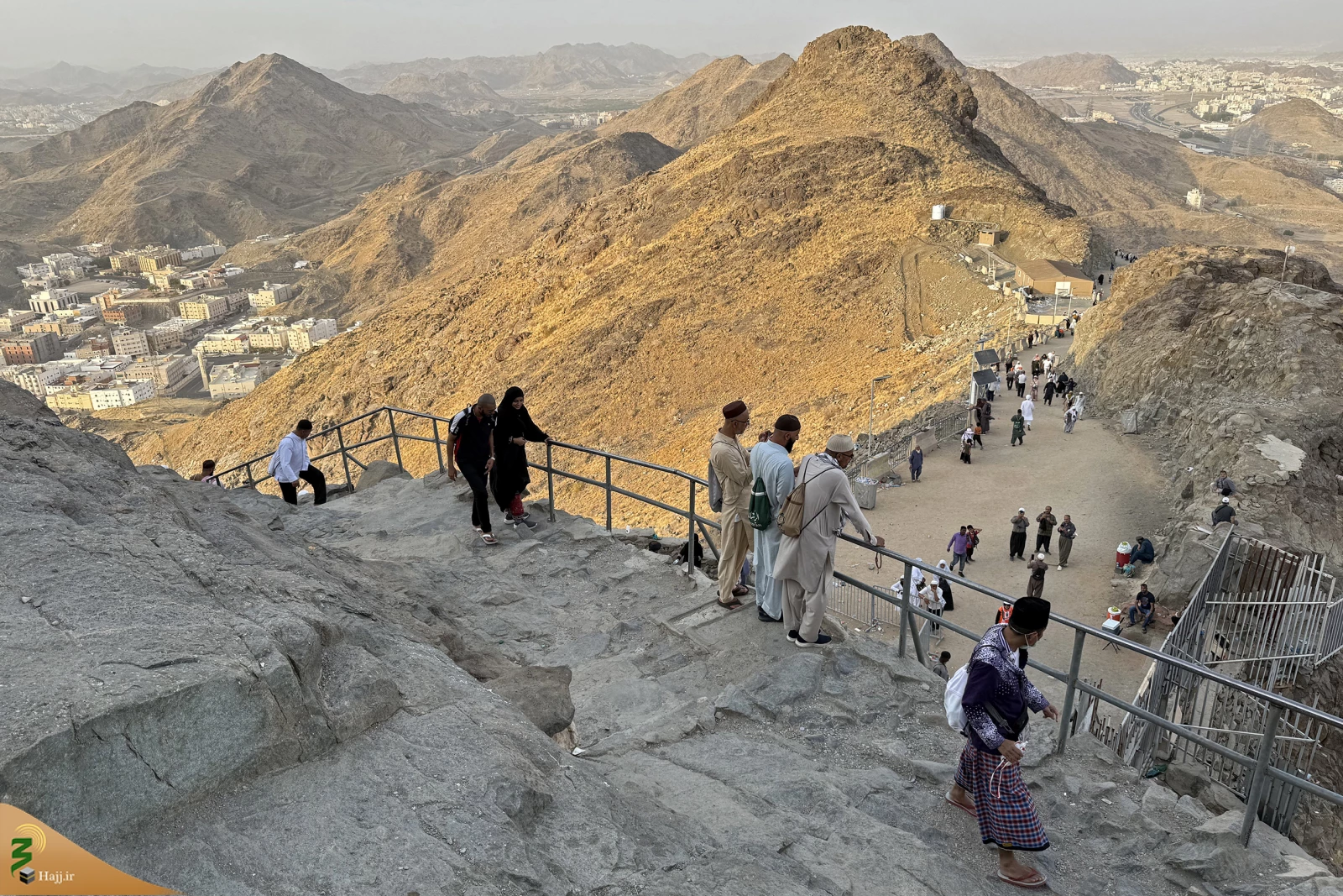 پرونده:مسیر صعود کوه نور۲.webp